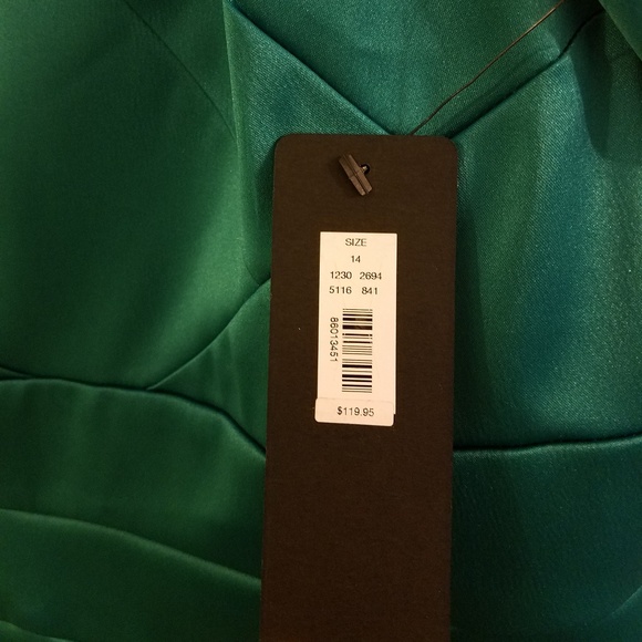 Eva Longoria Silky Green Dress 💚💚💚 - Picture 6 of 7